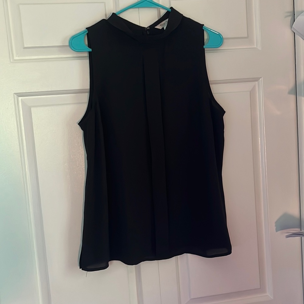 White House Black Market Sleeveless Flowy Blouse